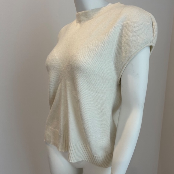 Club Monaco Ivory Sleeveless Crew Neck Sweater with Geometric Knit - L - Picture 2 of 10
